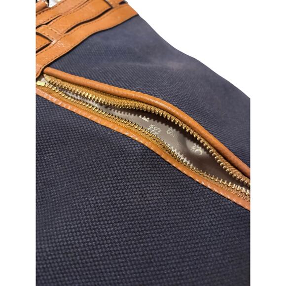 Michael Kors Retired Kingsbury Bucket Bag, Navy in Nice Condition! - Picture 9 of 14